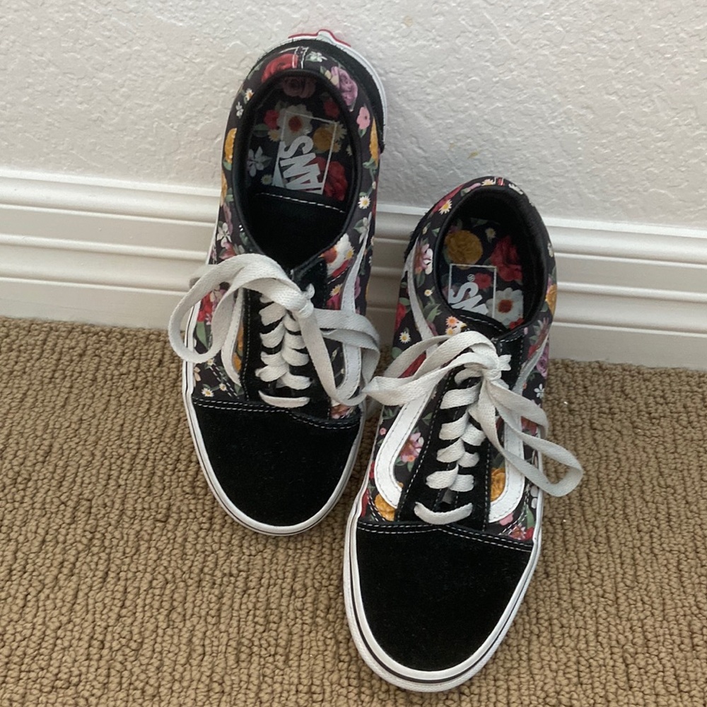 Vans black suede floral sneakers in excellent condition.